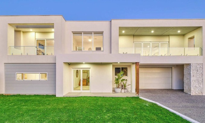 Port Macquarie House | Lighthouse Beach Coastal Bliss - Pool, Beach, Shops, Ideal for families.