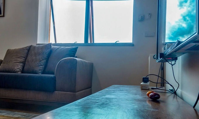 Les Berges Du Lac II Apartment | Lighthouse House with Lake View and Shopping