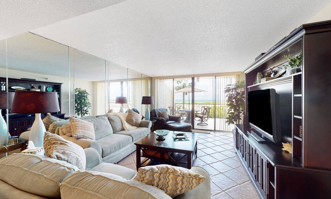Sand Key Condo | Lighthouse Towers #206 | Condo on Gulf of Mexico with pool, beach access, tennis