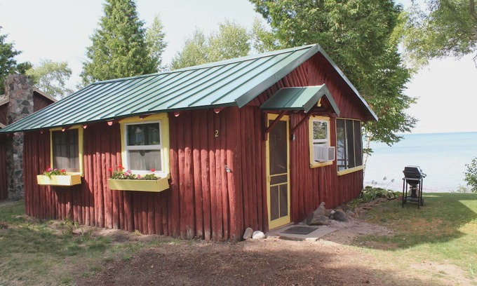 Port Hope Cabin | Lightkeepers Vintage Cabin 2