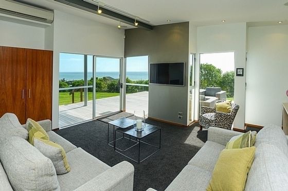 Waimarama House | Lightning Ridge Retreat - Waimarama Holiday Home