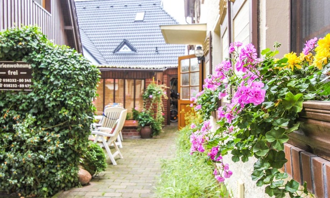 Zingst Apartment | Likedeeler 4, vacation apartment in the center of Zingst