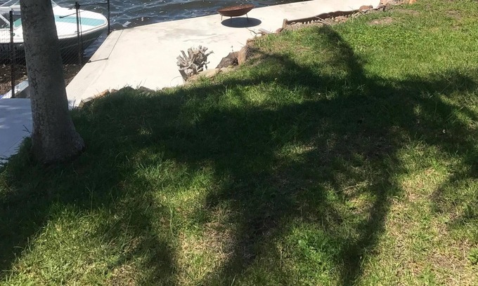 Toukley House | 'Lil Haven' A peaceful 3 Bedroom Deep Waterfront Duplex 1hr from Sydney