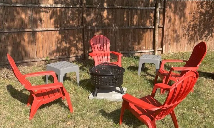 Norman House | Lil' Heaven on Dakota: Charming Dog Friendly Home