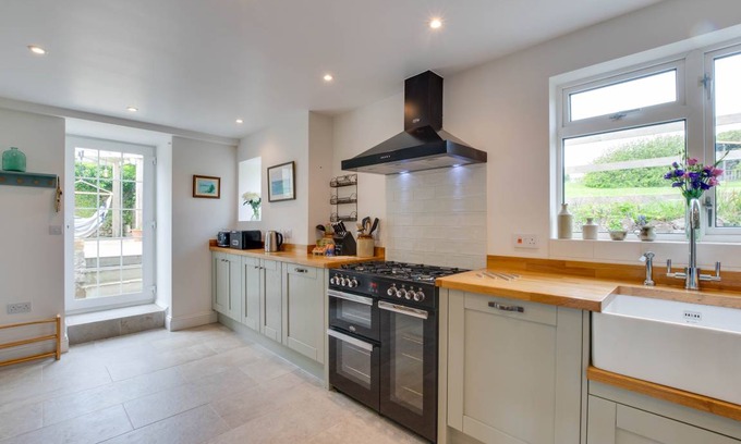 Port-Eynon Cottage | Lilac House