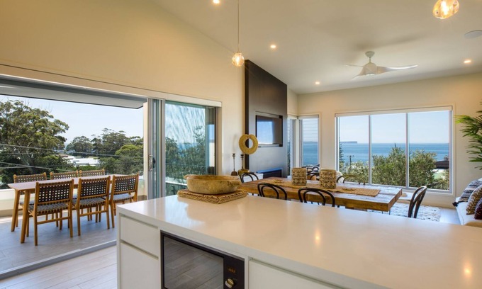 Hyams Beach House | Lily's at Hyams by Latitude South Coast