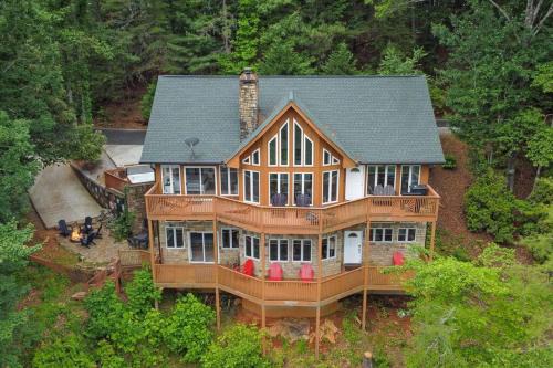 Helen Villa | Lily's Lookout Lodge - Helen, GA