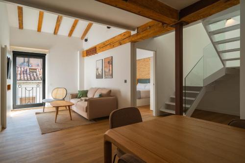 Old Town Apartment | Limehome Pamplona Hilarión Eslava