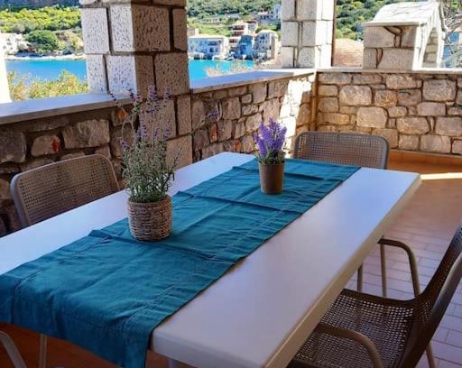 Limeni Apartment | Limeni - G&E on the beach