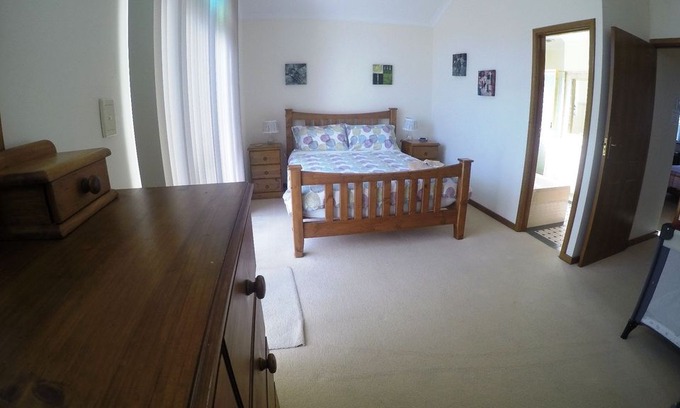 South Fremantle House | LIMESTONE AT SOUTH BEACH - Fremantle Holidays Pty