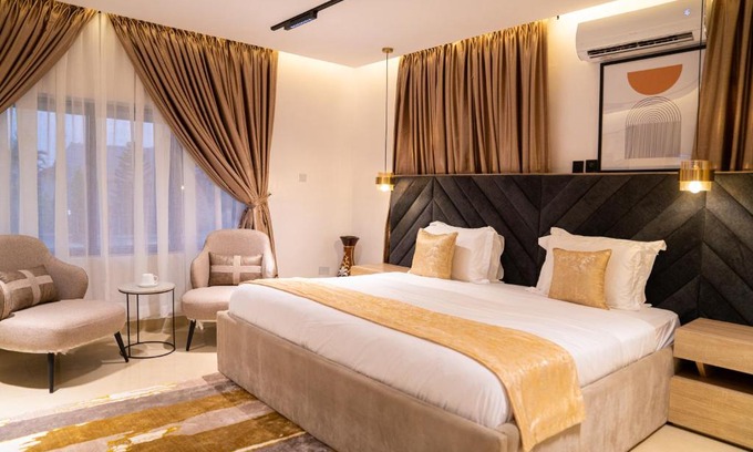 Lekki Phase 1 Hotel | Limewood Villa