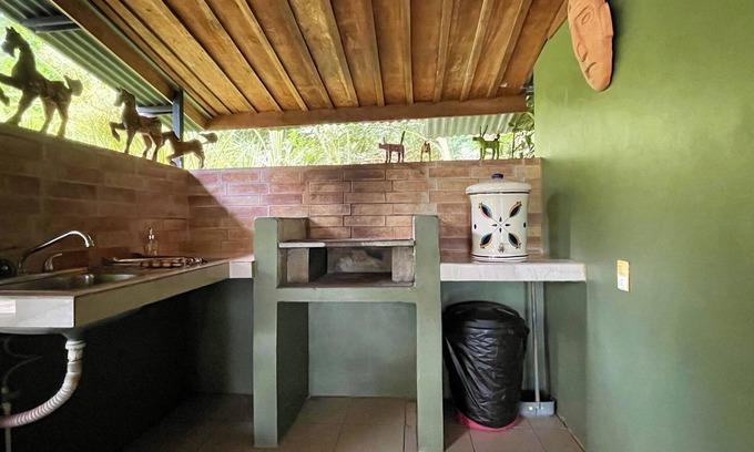 Las Horquetas Cottage | Linda cabaña rústica en Sarapiqui de Heredia con piscina y wifi