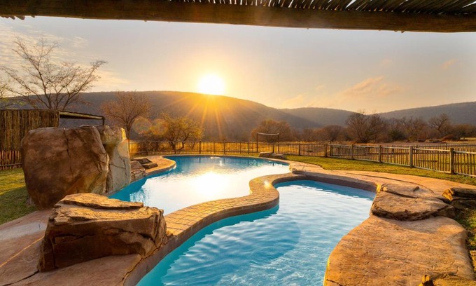 Waterberg Cabin | Lindani Game and Lodges