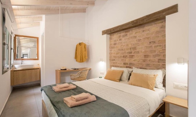 Old Town House | Lindas Convent Garden Home 2