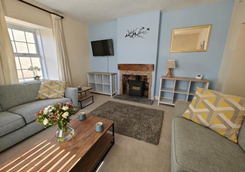 Berwick-upon-Tweed House | Lindisfarne Lodge - Beal