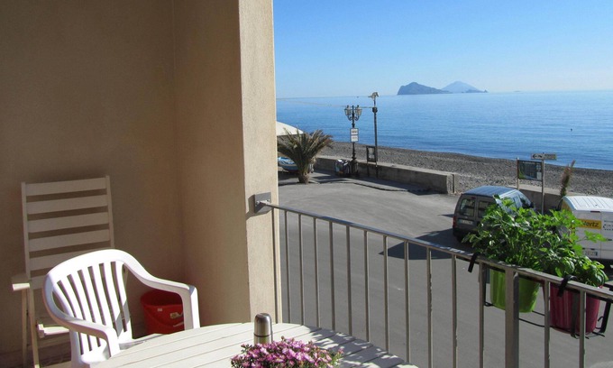 Canneto Apartment | Lipari Island Golden Goblet Canneto