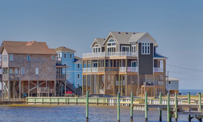 Brigands' Bay House | Liquid Sky - Solid 3 Bedroom SoundFront Home in Frisco
