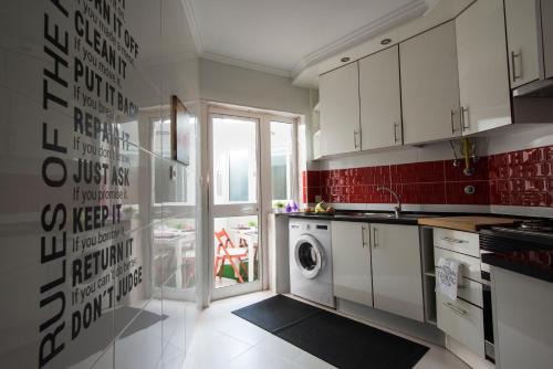 Sao Domingos de Benfica Apartment | Lisbon Zoo House