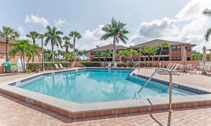 Hammock Bay Condo | Listing available monthly, 2 Pools, just off Marco, good rate!