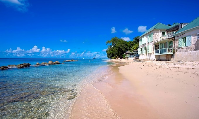 Clinketts Hotel | Little Good Harbour