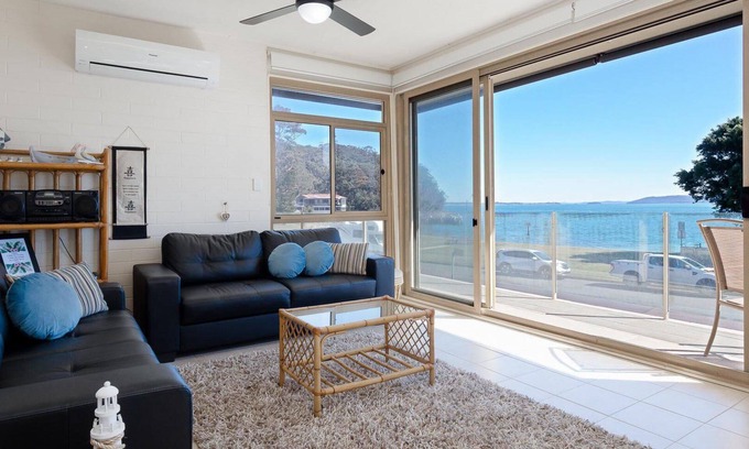 Nelson Bay Apartment | Little Hut, 1/20 Kurrawa Close - Spectacular Water Views, NBN & Air Conditioned