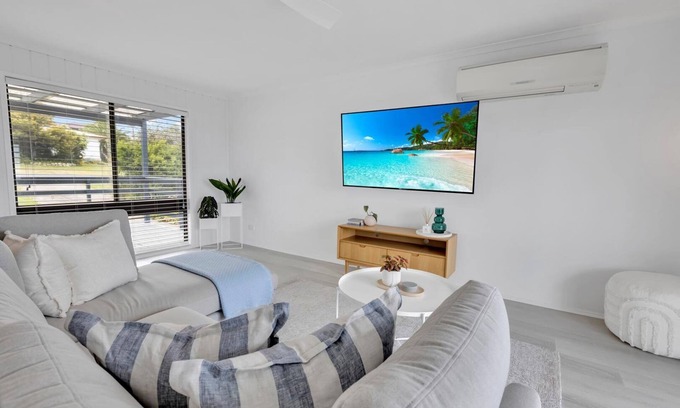 Lakes Entrance House | Little Miss - View towards the waters of North Arm and the ocean