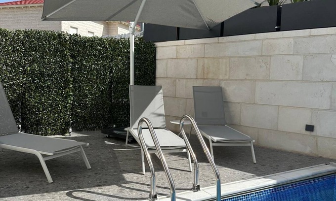 Beit Shemesh Apartment | Little palace with pool AC WIFI