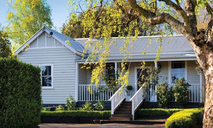 Daylesford House | Little Wombat Summary