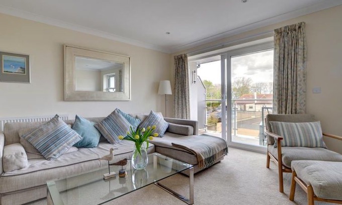 Littlestone-on-Sea Villa | Littlestone Holiday Home, Sleeps 5 with WiFi