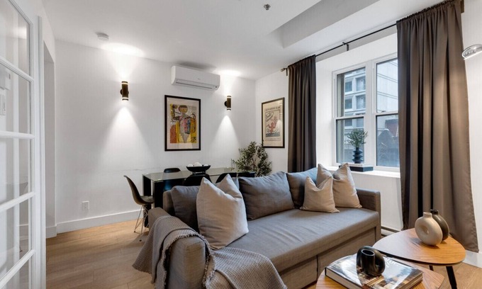 Downtown Montreal Apartment | LiV MTL Downtown-402 Spacious 2BR Suite + Lounge