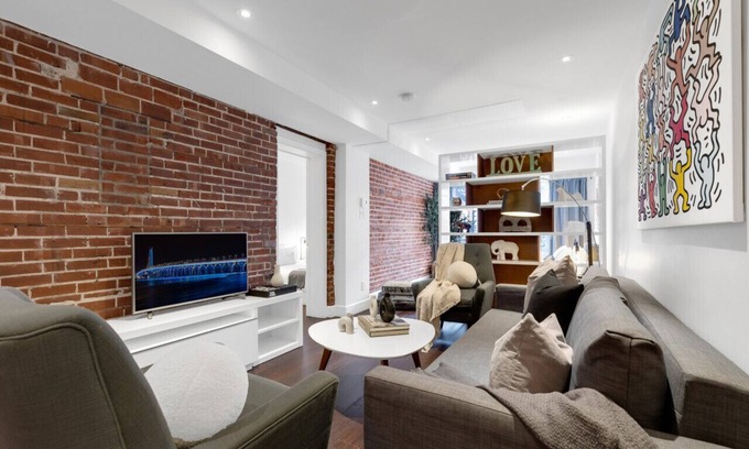 Plateau Mont Royal Apartment | LiV MTL Soho-5&6 Connected Penthouse + Rooftop