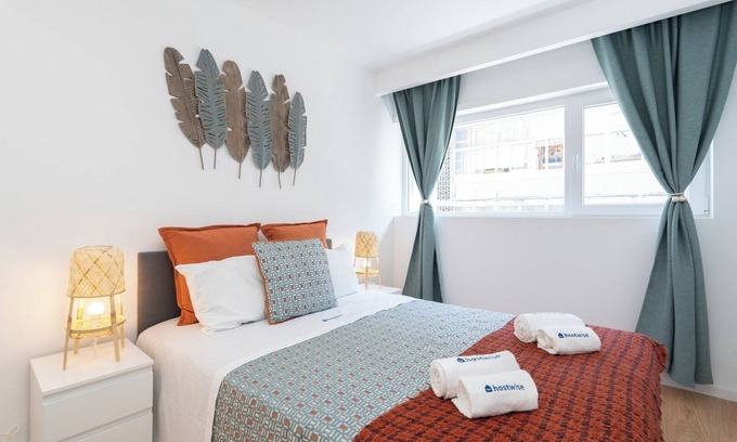 Vila Nova de Gaia Apartment | Live like a local in the heart of GAIA! Luminous is the word that best.