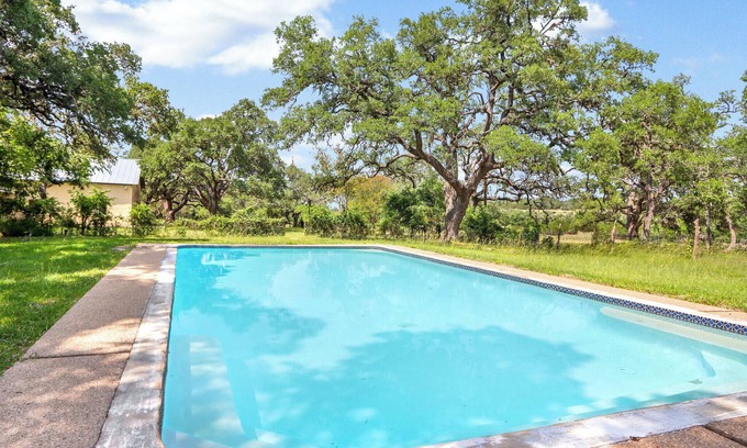 Spring Branch House | Live Oak Ranch - Swimming Pool Property with Sleeping for 20!