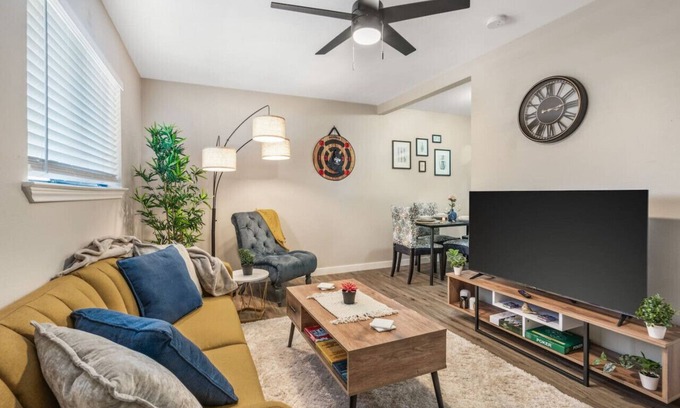 Central Arlington Apartment | Live the Excitement: Prime 1BD Close to the Action