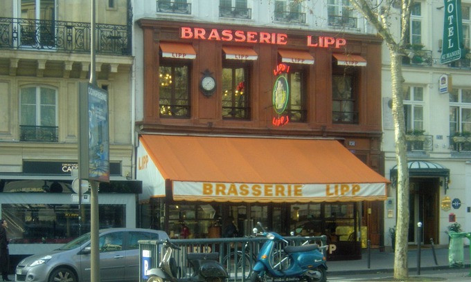 Saint-Germain-des-Pres Apartment | Live the Left Bank Legacy –Chic Stay by Café de Flore,Brasserie Lipp&Deux Magots
