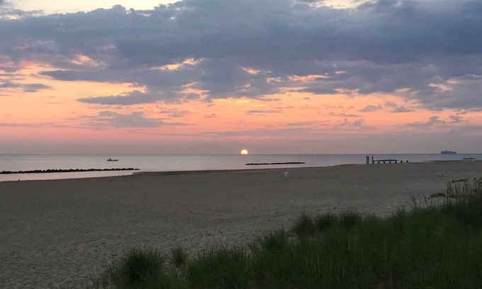 Willoughby Spit House | Live the "Life on a Sandbar" in a beachfront bungalow!nwith ODU Football Tickets