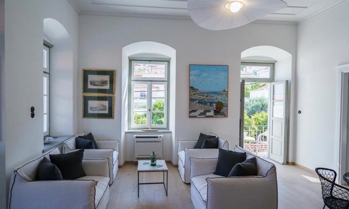 Hydra Apartment | LIVIN Hydra Legacy Suite