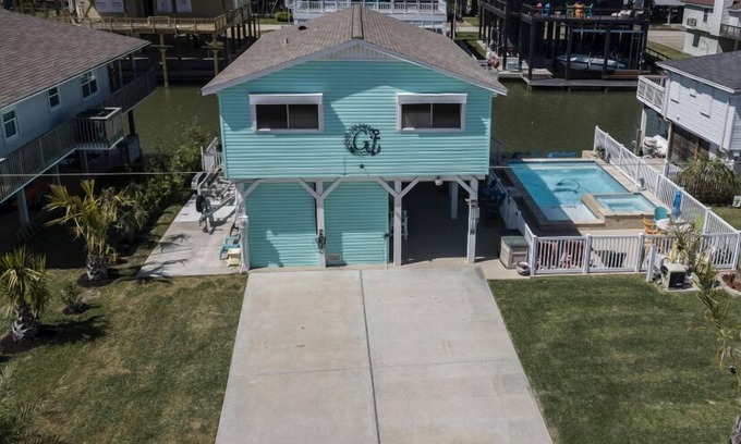 Terramar Beach House | "Living the Dream"- Canal Bay home with Pool! -2 night minimum stay. No Pets