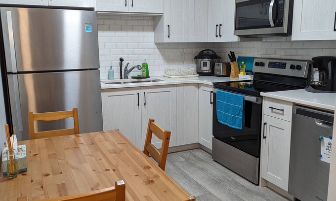 Calgary House | Livingston Howse Haven - Simple & Cozy Private Basement Suite with Free Parking