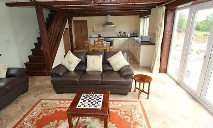 Llanrhidian House | Llanelen Farm, Sleeps 2