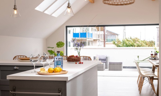 Rhosneigr House | Llys y Celeste : Pet-Friendly 5‑Bed Home with Sea Views in Rhosneigr | Managed by Anglesey Holiday L