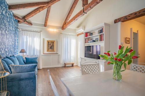Dorsoduro Apartment | Lo Squero 3 Apartment with Balcony in Dorsoduro