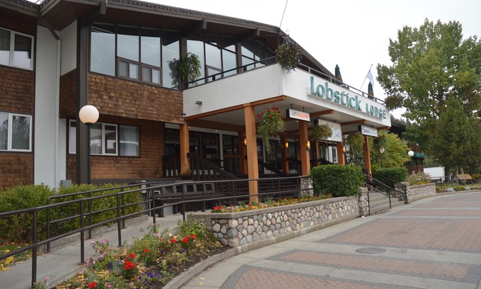 Jasper Hotel | Lobstick Lodge Jasper