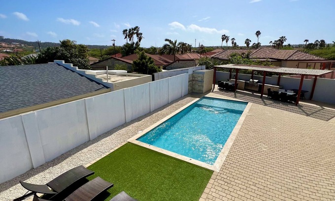 Sabana Liber Condo | Located only minutes away from the Palm Beaches. 3 bedroom 4 beds 2 bath