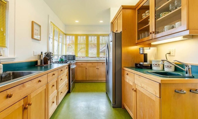 Fairmont House | ❤️ Location! 3 blks to Hayward Field, happy&vintage