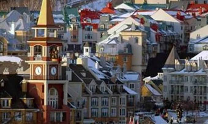 Mont-Tremblant Pedestrian Village Condo | LOCATION! LOCATION! WALK TO THE GONDOLA, CABRIOLET- LIFTS- SHOPS AND RESTAURANT