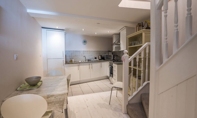 Torquay City Centre Apartment | Location, Location, Location.When choosing the perfect holiday apartments, location is the key fac