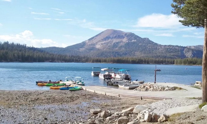 Mammoth Lakes House | LOCATION! LOCATION! JUST STEPS AWAY FROM GONDOLA AND VILLAGE