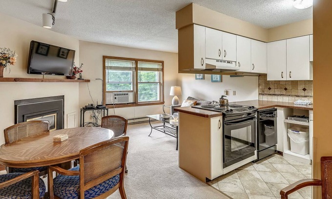 Stowe Area Condo | Lodge Condo 10 - Peaceful and cozy one bedroom!