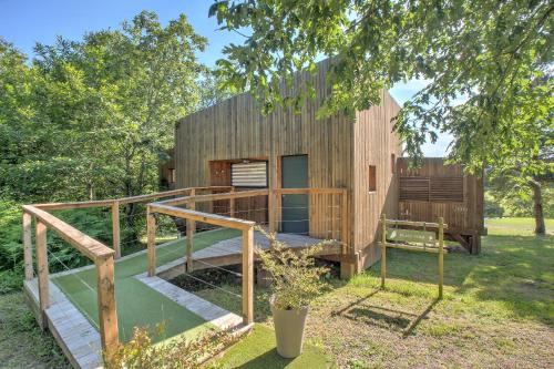 Saint-Felix-de-Reillac-et-Mortemart Apartment | Lodge Jacuzzi, Nature et Sérénité